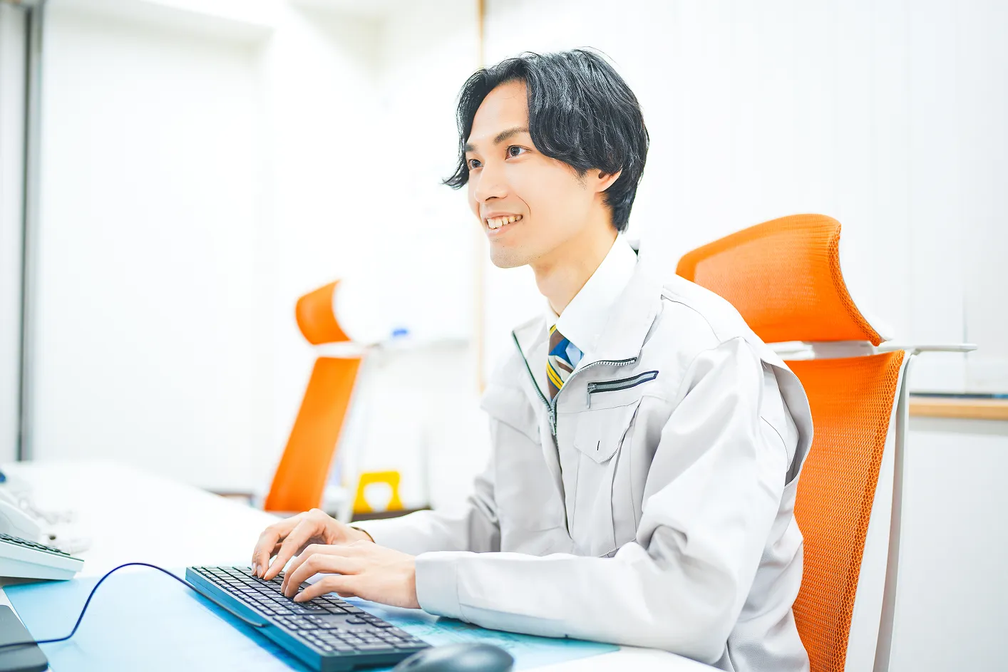 作業服の男性